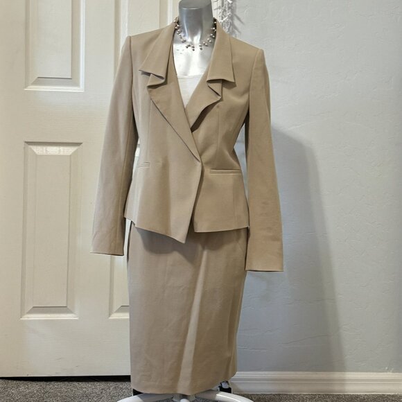 Ann Taylor Jackets & Blazers - NWT Ann Taylor Beige 2 Piece Skirt Suit